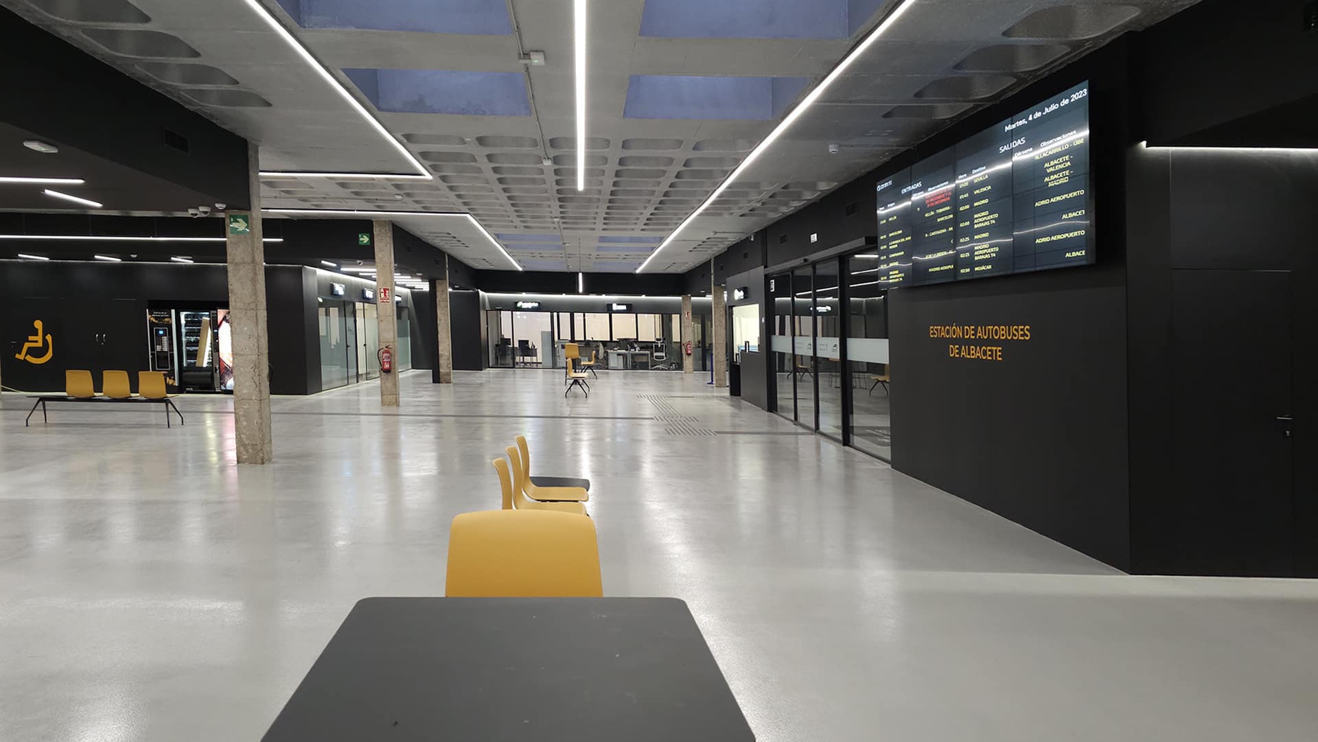 Interior Estación Autobuses Albacete & JISO Iluminación